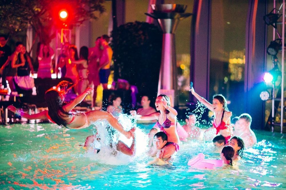 15 Tips for Planning the Best Pool Party? - FlawlessAgenda
